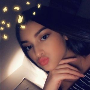 Meet your Posher, Andrea